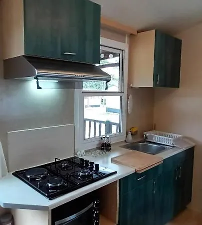 Apartment Mobile Little House In Razanac